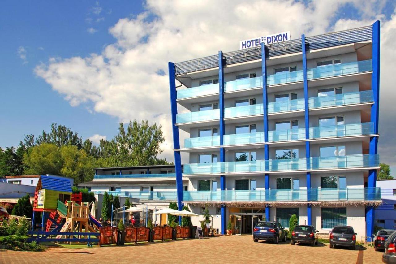 Hotel Dixon So Vstupom Do Bazena A Virivky Zdarma - Free Entrance To Pool And Jacuzzi Included Банська Бистриця Екстер'єр фото