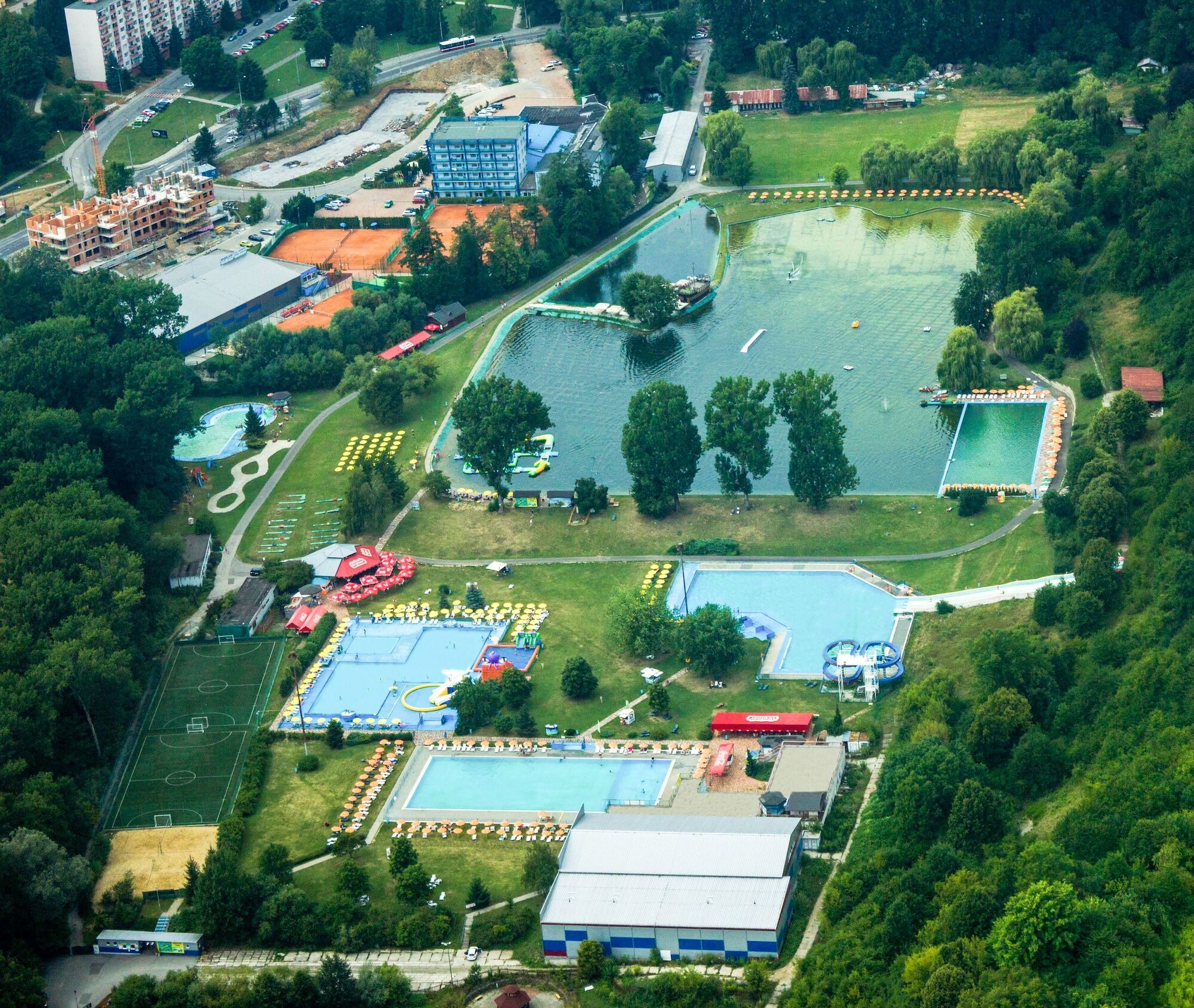 Hotel Dixon So Vstupom Do Bazena A Virivky Zdarma - Free Entrance To Pool And Jacuzzi Included Банська Бистриця Екстер'єр фото
