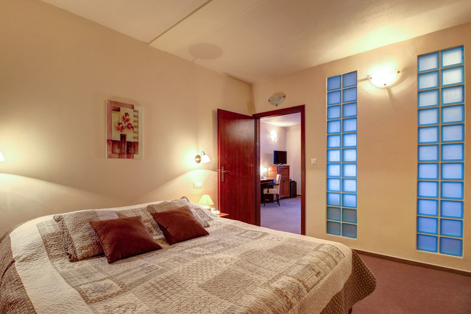Hotel Dixon So Vstupom Do Bazena A Virivky Zdarma - Free Entrance To Pool And Jacuzzi Included Банська Бистриця Екстер'єр фото