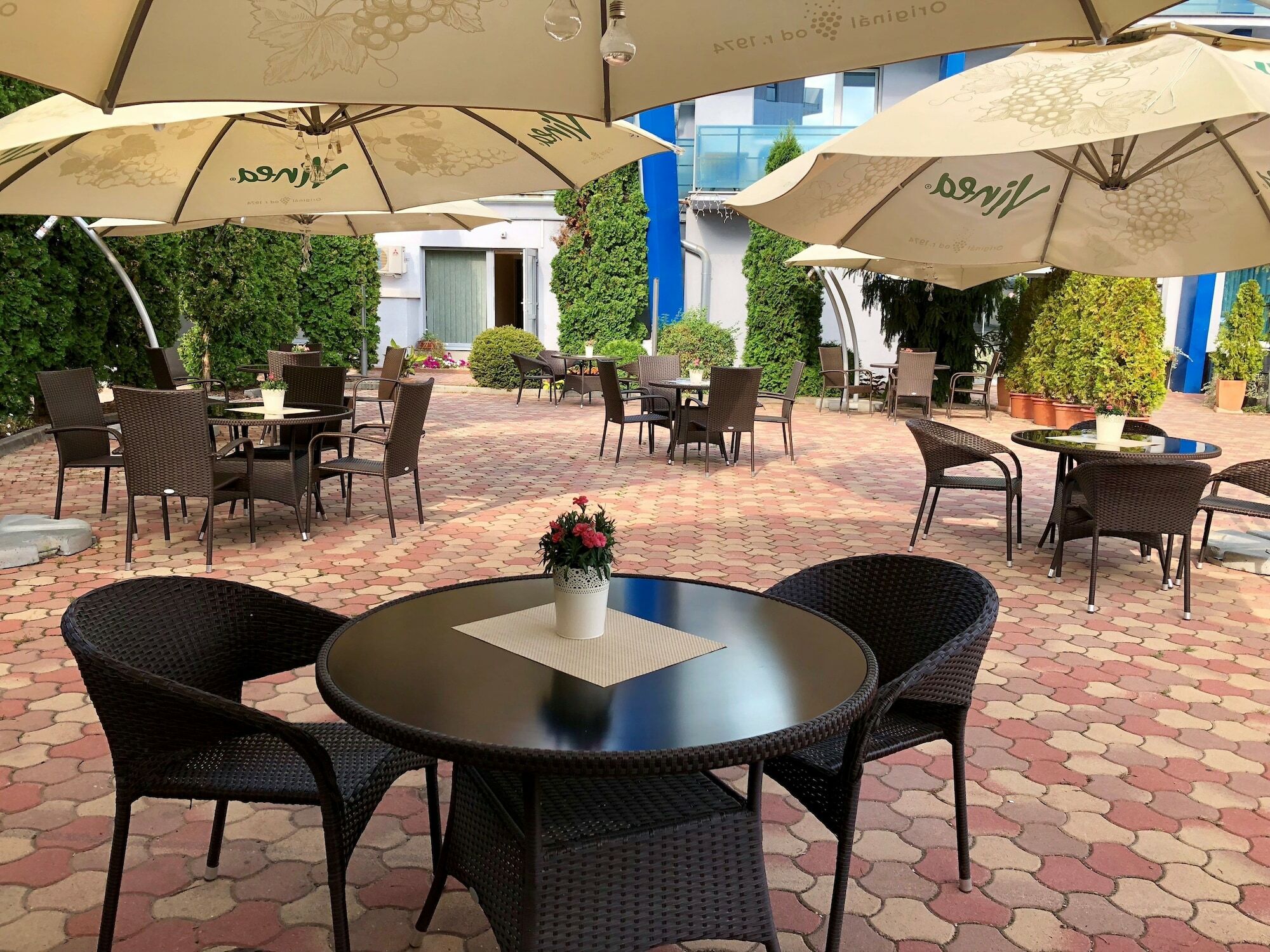 Hotel Dixon So Vstupom Do Bazena A Virivky Zdarma - Free Entrance To Pool And Jacuzzi Included Банська Бистриця Екстер'єр фото